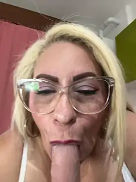 x_elena_x's cam snapshot