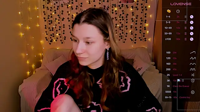 LinaBlossom_'s cam snapshot