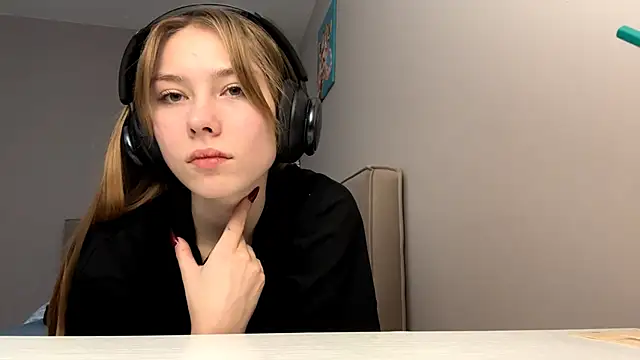 LindyUnderkoffler's cam snapshot