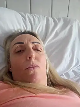 theblondecocklover's cam snapshot