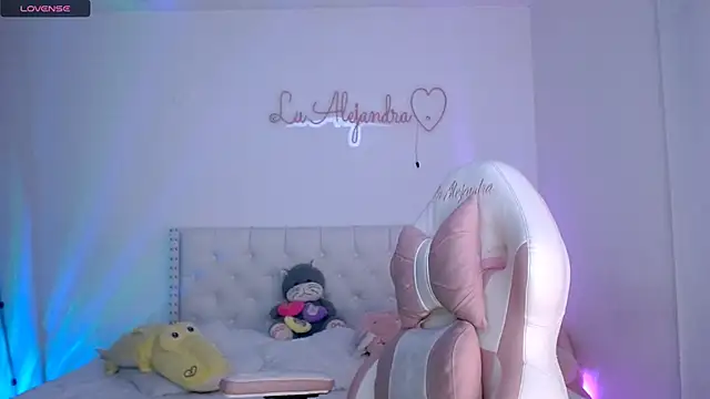 alee_lenoxx live sex cam