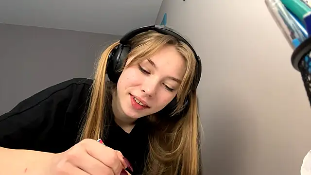 LindyUnderkoffler's cam snapshot