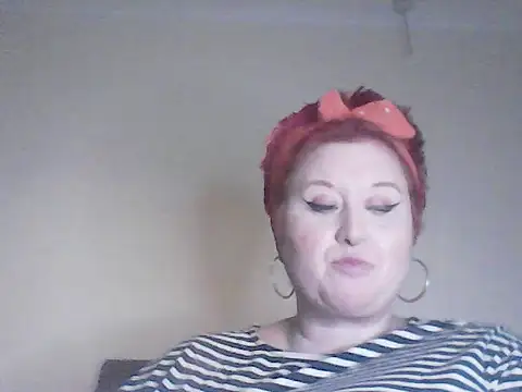 BustyRedxx's cam snapshot