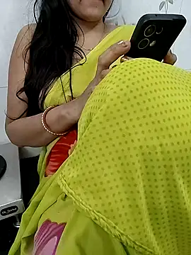 kaamuk_shweta live sex cam