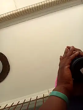 SexyMbali_01's cam snapshot