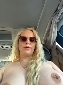 June695_'s cam snapshot