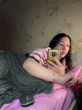 Naughtbaby_2025's cam snapshot