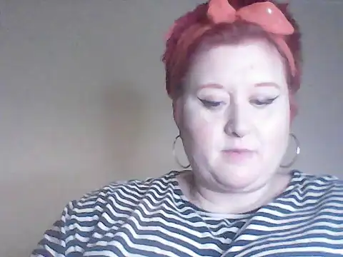 BustyRedxx's cam snapshot