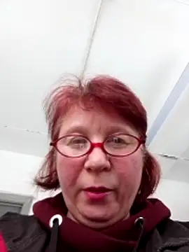 SquirrelFine's cam snapshot