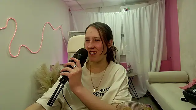 Olivia_Turneer's cam snapshot