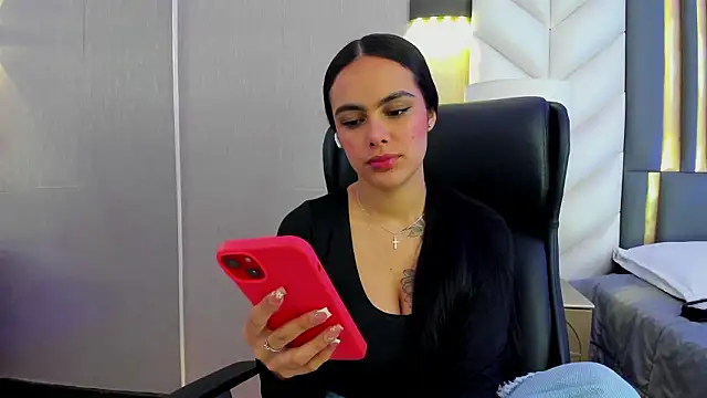 ChloeHarper_ live sex cam