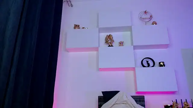 arianatattoos's cam snapshot