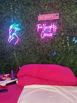 RenaThickAss's cam snapshot