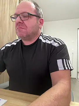 coupleLatinaLovers's cam snapshot