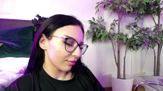 RavenFoxxy's cam snapshot