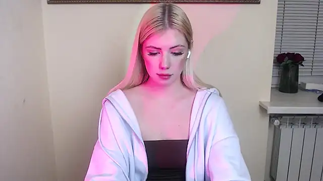 AliceHotty_'s cam snapshot