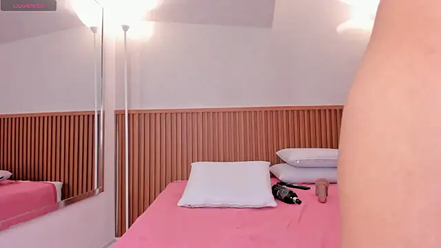 nicol_giraldoo's cam snapshot