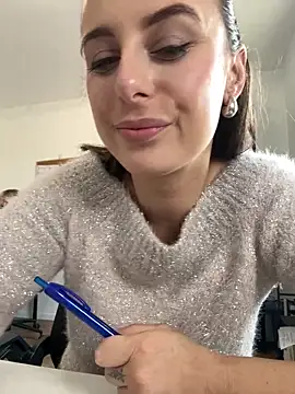 Hii_Lolla live sex cam