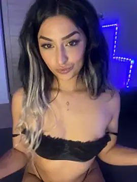 Mia_spicyy's cam snapshot