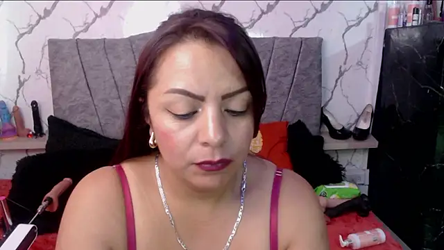 VIOLETTA-HOT live sex cam