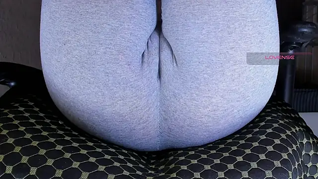 Cameltoe_squirt_inPants live sex cam