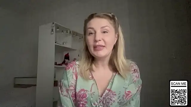 Blondie_xoxoxo's cam snapshot