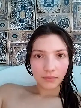 LunaTori456's cam snapshot