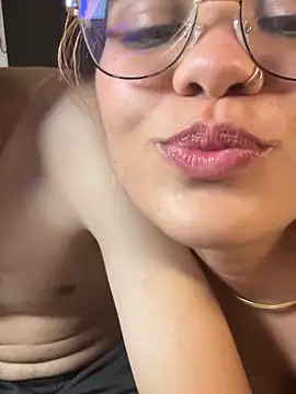 itselladoll's cam snapshot