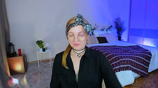 YourUniverser's cam snapshot