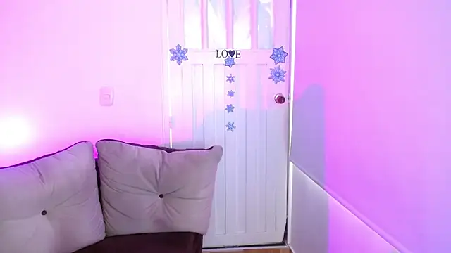 milfrousse's cam snapshot