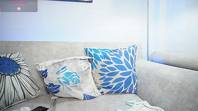 Sara_Charmy's cam snapshot