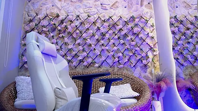 Amy_petitee's cam snapshot