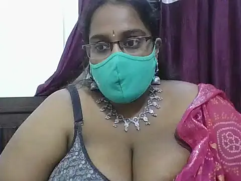 hootypriya's cam snapshot