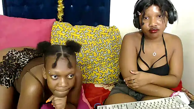 BUNNYCHOWX28's cam snapshot