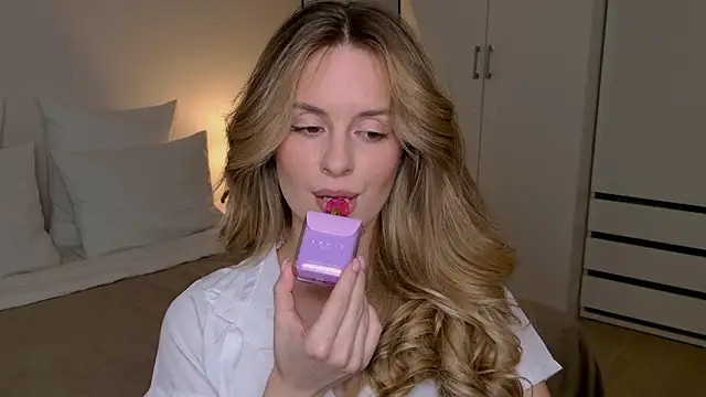 RozzitaBedberry's cam snapshot