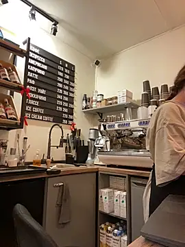 cinnabon_'s cam snapshot