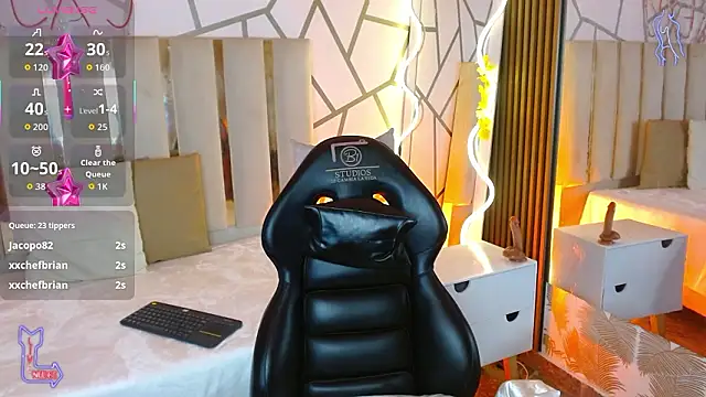 CYRUS_TAY live sex cam