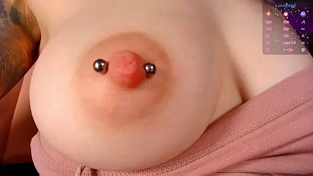 GoodWitch_'s cam snapshot