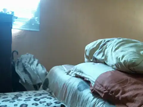 Pretty_miss_devilxxx35's cam snapshot