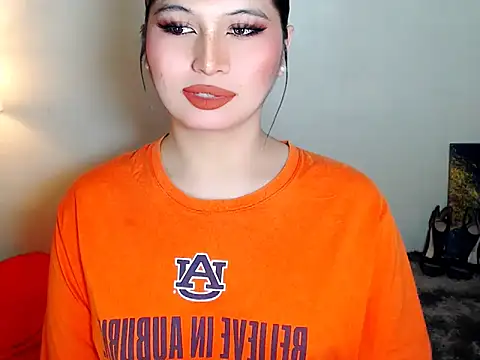 NaomiSmall live sex cam