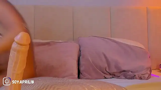 aprilebony_'s cam snapshot