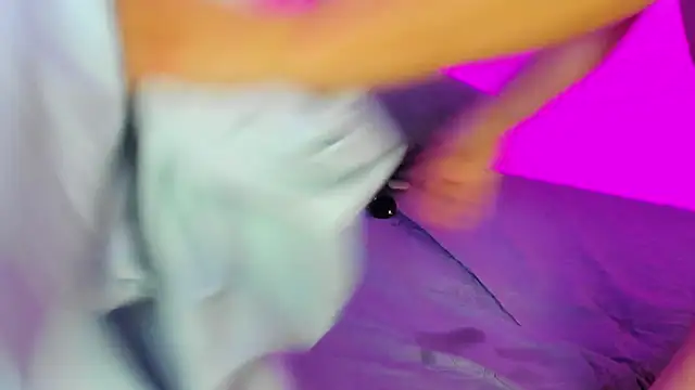 nicolee_millerr's cam snapshot