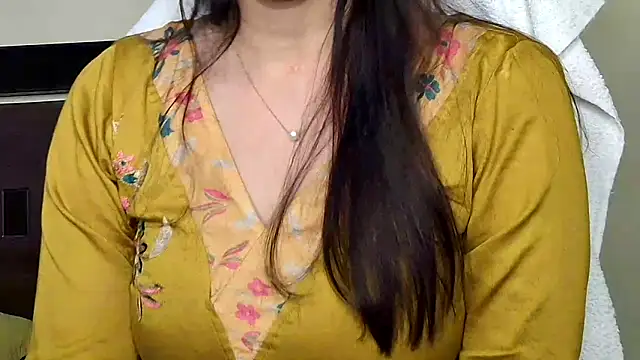 Naina_For_You's cam snapshot