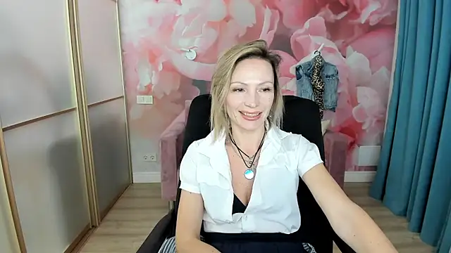 AlinaMoor's cam snapshot