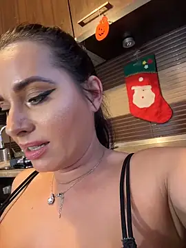 Hotmomcheckk_'s cam snapshot