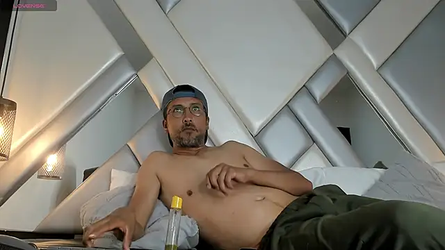 DANIDICK_VC live sex cam