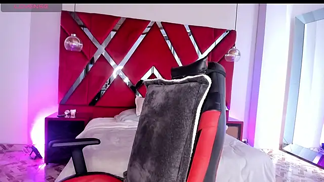 Lucia_24x's cam snapshot