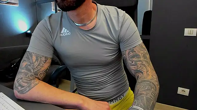 AronGrant's cam snapshot