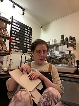 cinnabon_'s cam snapshot