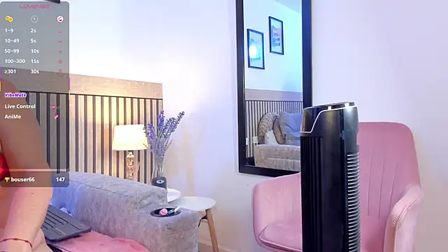 Lucy_Milf_68's cam snapshot